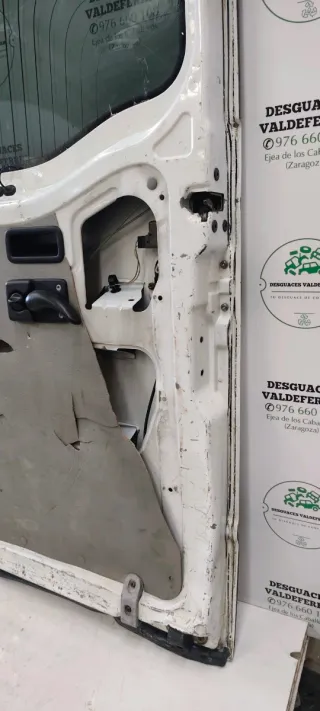 Puerta Trasera Derecha Nissan Interstar
