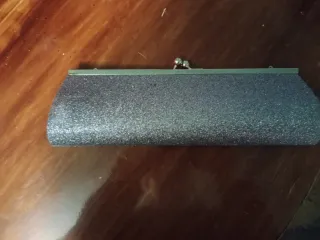 Bolso de fiesta plateado con pedrería