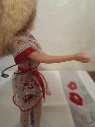 Barbie con vestito floreale