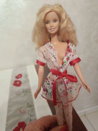 Barbie con vestito floreale