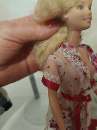 Barbie con vestito floreale