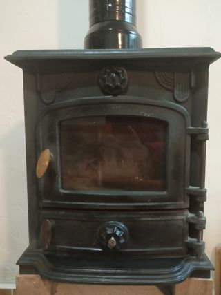 Chimenea de leña metálica