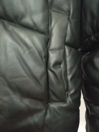 Cazadora negra acolchada