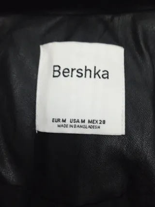 Cazadora negra acolchada