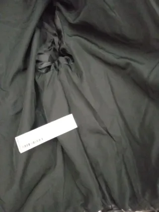 Cazadora negra acolchada