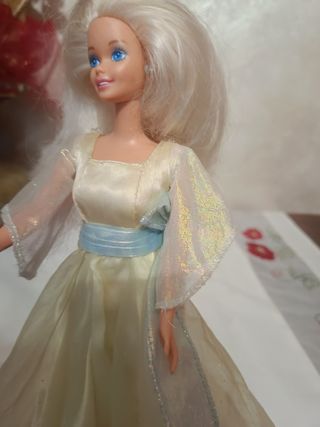 Barbie con vestito da sera