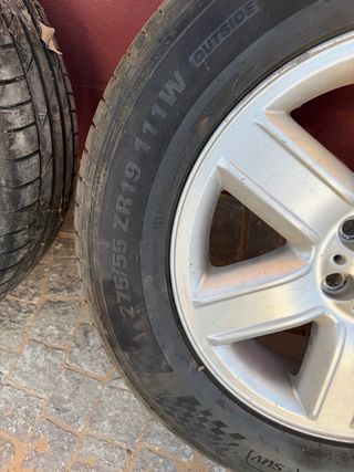 4 Llantas Kumho 275/55 ZR19 para Range Rover