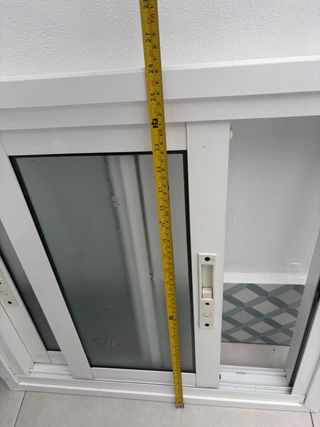 Ventana corredera blanca