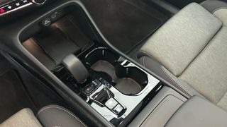 Volvo XC40 B3 (G) PLUS 2.0 163CV MILD HYBRID DARK AUT.