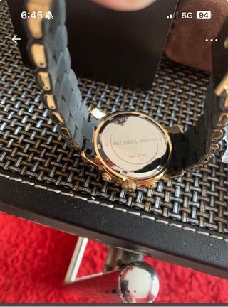 Reloj Michael Kors Negro y Dorado nuevo a estrenar