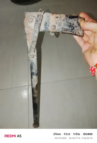 Hacha antigua de 1965