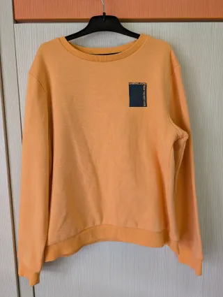 Lote: Sudadera Naranja y Chaleco Batman