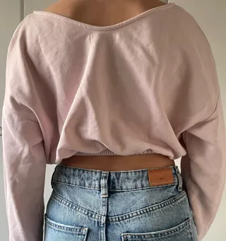 Sudadera rosa crop top