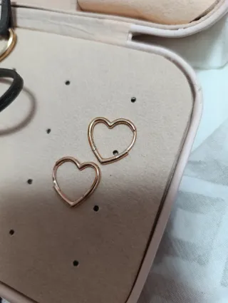Conjunto Tous Corazón Cuero Negro y Dorado