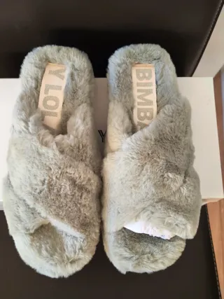 Pantuflas peludas de Bimba y Lola verdes