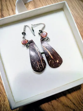 Orecchini pendenti in cocco