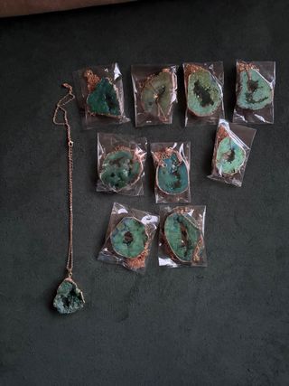 Collana con quarzo verde grezzo collana oro