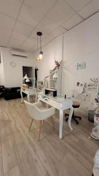 Estoy alquilando un espacio para manicurista