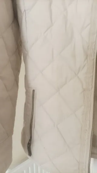 Chaqueta acolchada mujer beige