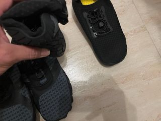 Zapatillas Barefoot Negras y Grises