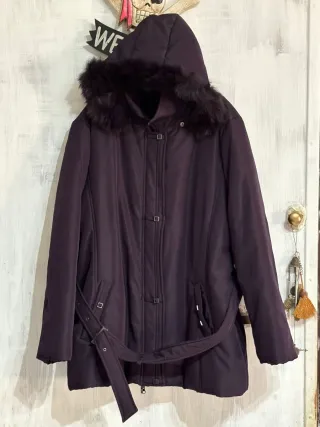 Piumino donna con cappuccio viola