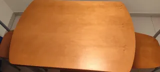 Mesa y 4 sillas de cocina