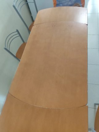 Mesa y 4 sillas de cocina