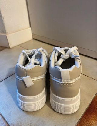 Scarpe sneakers donna beige e bianche