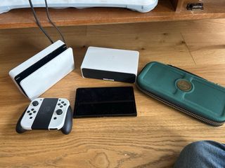 Nintendo Switch OLED Bianca + Dock