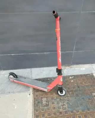 Patinete infantil rojo