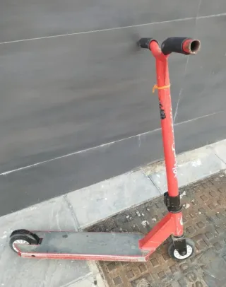 Patinete infantil rojo