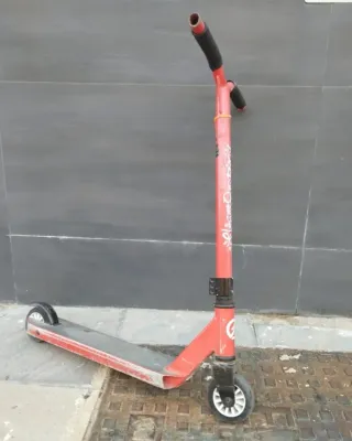 Patinete infantil rojo