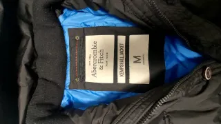 Plumas Abercrombie & Fitch Talla M (L) Negra