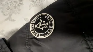 Plumas Abercrombie & Fitch Talla M (L) Negra