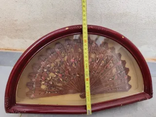 Abanico antiguo decorado