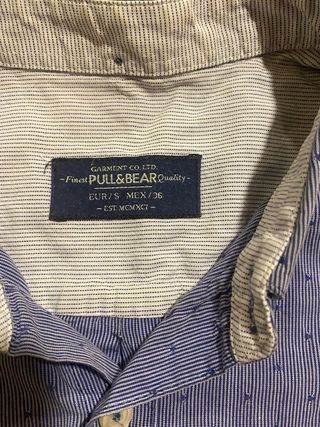 Camisa azul con microestampado