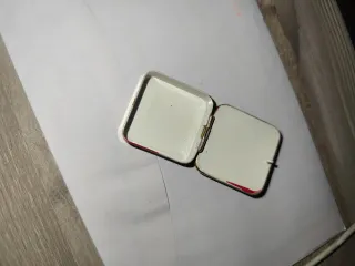 Pastillero antiguo esmaltado dorado