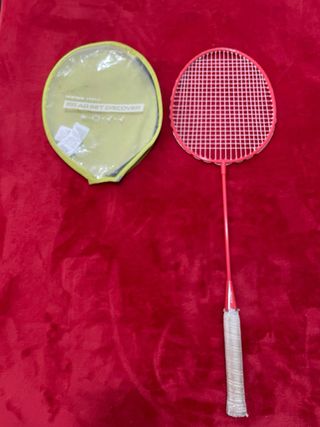 Raqueta de pádel con funda