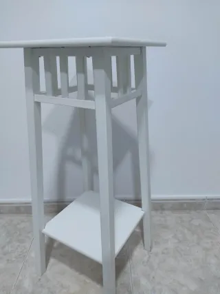 Estantería blanca decorativa