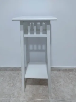 Estantería blanca decorativa