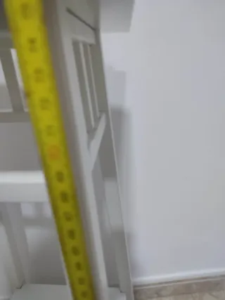 Estantería blanca decorativa