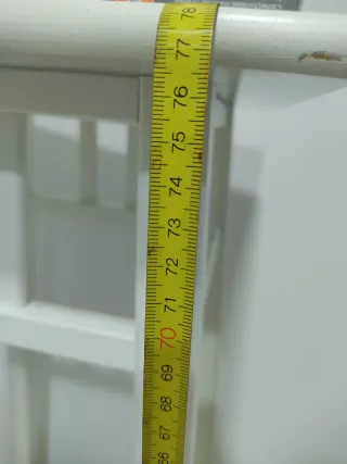 Estantería blanca decorativa