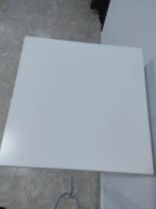 Estantería blanca decorativa