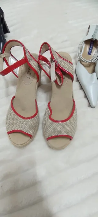 Sandalias y tacones de mujer