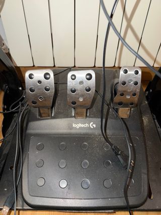 Volante Logitech G29 con Pedales y base PS4