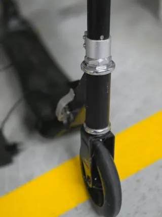 Patinete Eléctrico Infantil Negro.