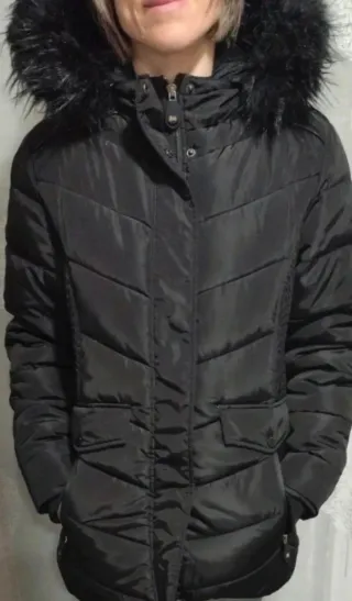 Abrigo largo con gorro de pelo