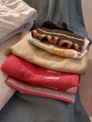 4 Almohadas y 2 Cojines, Ikea y Primark