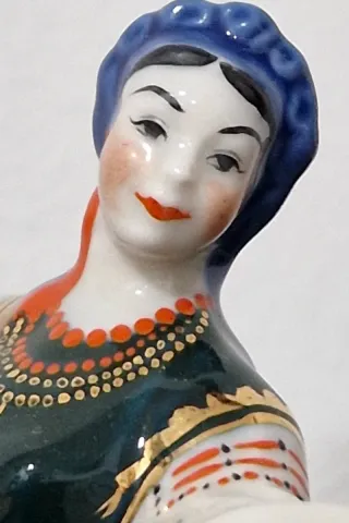 Figura Porcelana Danza Ucraniana Korosten