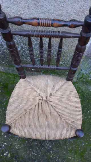 Sillas antiguas de madera